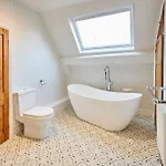 Dalton House Nyaraló *