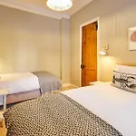 Dalton House Nyaraló *