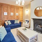 Dalton House Nyaraló *