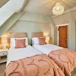 Feriehus Dalton House *